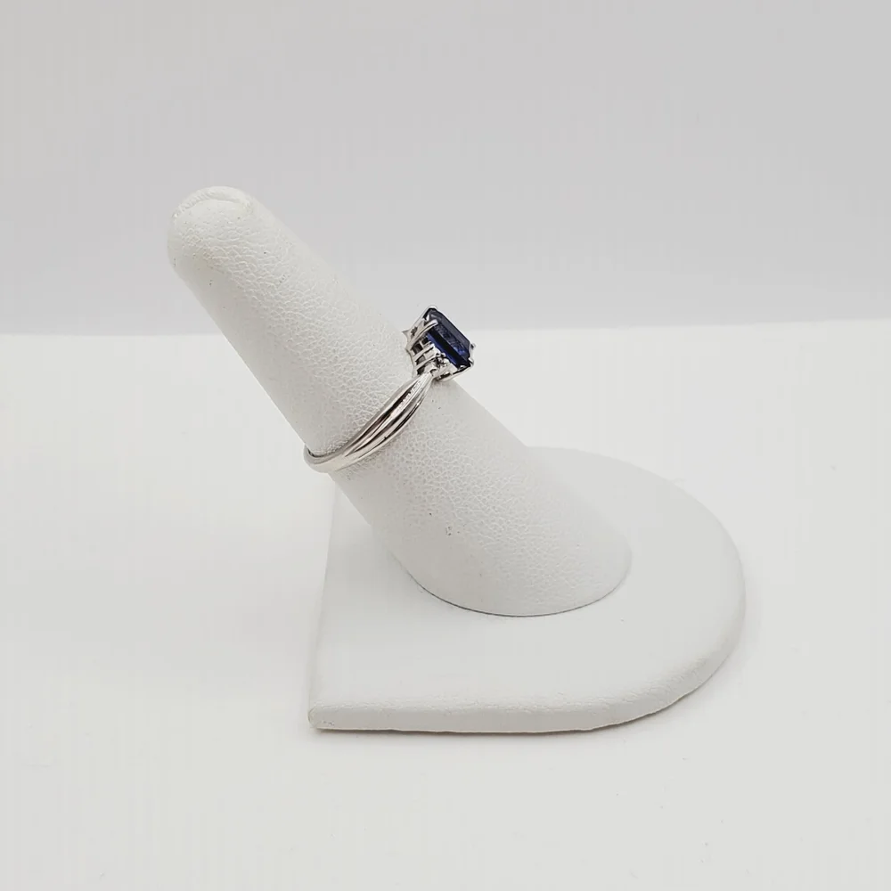10k White Gold Blue Sapphire Ring